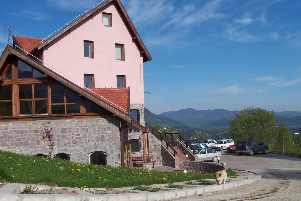 Hotel Sofia Бран Экстерьер фото